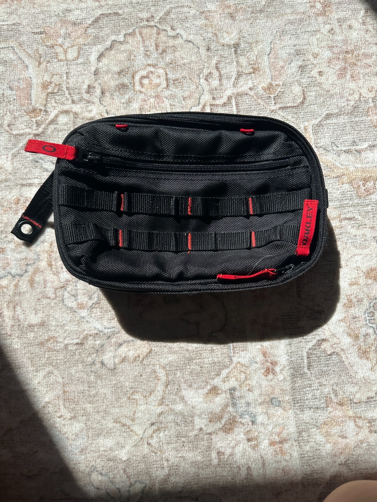 Very Rare Oakley SI Ballistic AP Military Toiletry Bag Without MOLLE POUCHES Very Rare Oakley SI Ballistic AP Military Toiletry Bag Without MOLLE POUCHES