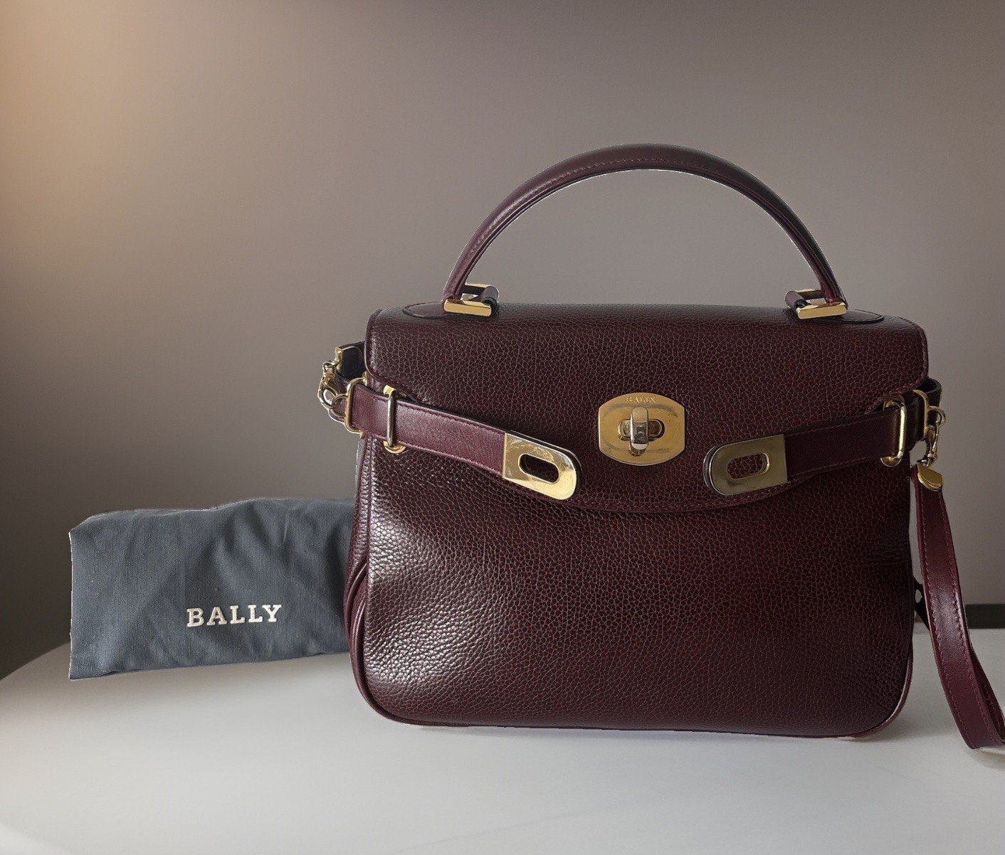 Authentic BALLY Hand bag Burgandy Leather From Japan 01317