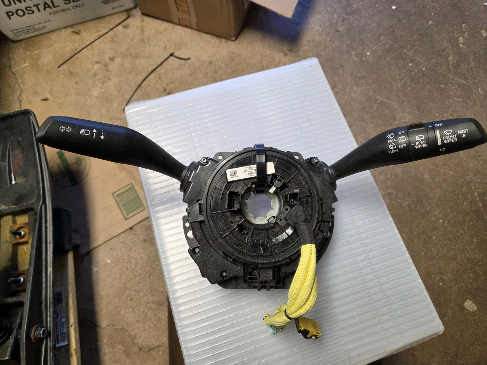 2017-2024 CHRYSLER PACIFICA STEERING TURN SIGNAL & WIPER SWITCH OEM P68360889AC 2017-2024 CHRYSLER PACIFICA STEERING TURN SIGNAL & WIPER SWITCH OEM P68360889AC