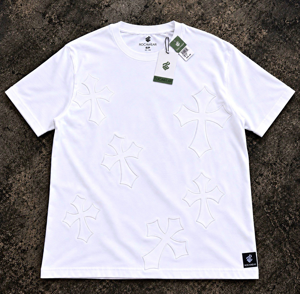 Rocawear Men\'s White Crew Neck Short Sleeve Embroidered Cross Graphic Tee S/P Rocawear Men\'s White Crew Neck Short Sleeve Embroidered Cross Graphic Tee S/P
