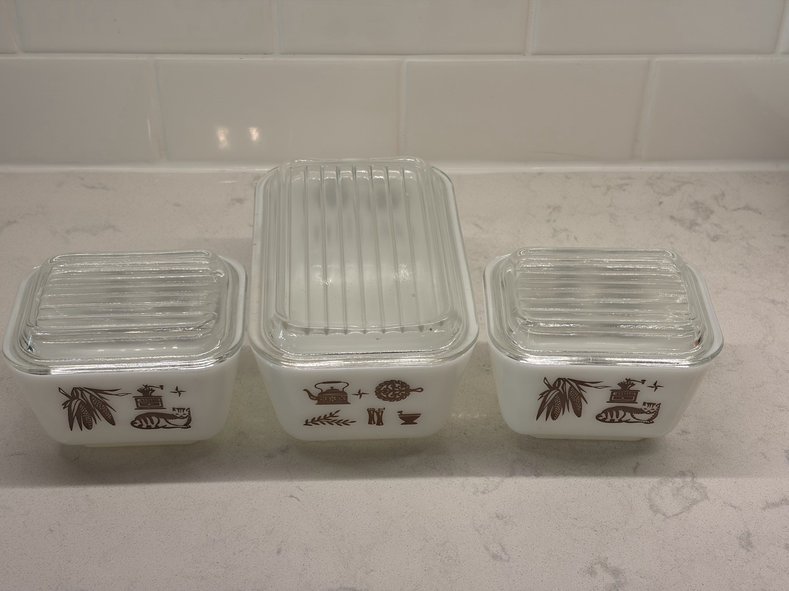 Pyrex Early American Refrigerator Dish Set of 3 with Lids Great Condition Pyrex Early American Refrigerator Dish Set of 3 with Lids Great Condition