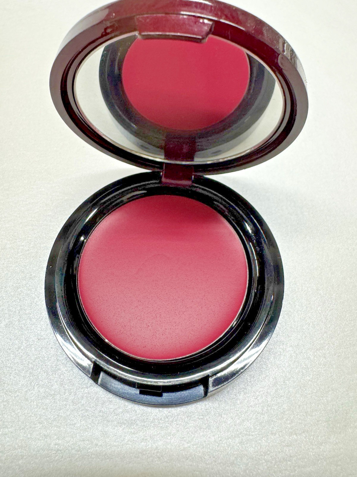 KEVYN AUCOIN ~ THE ELEGANT LIP GLOSS   VALENTINA