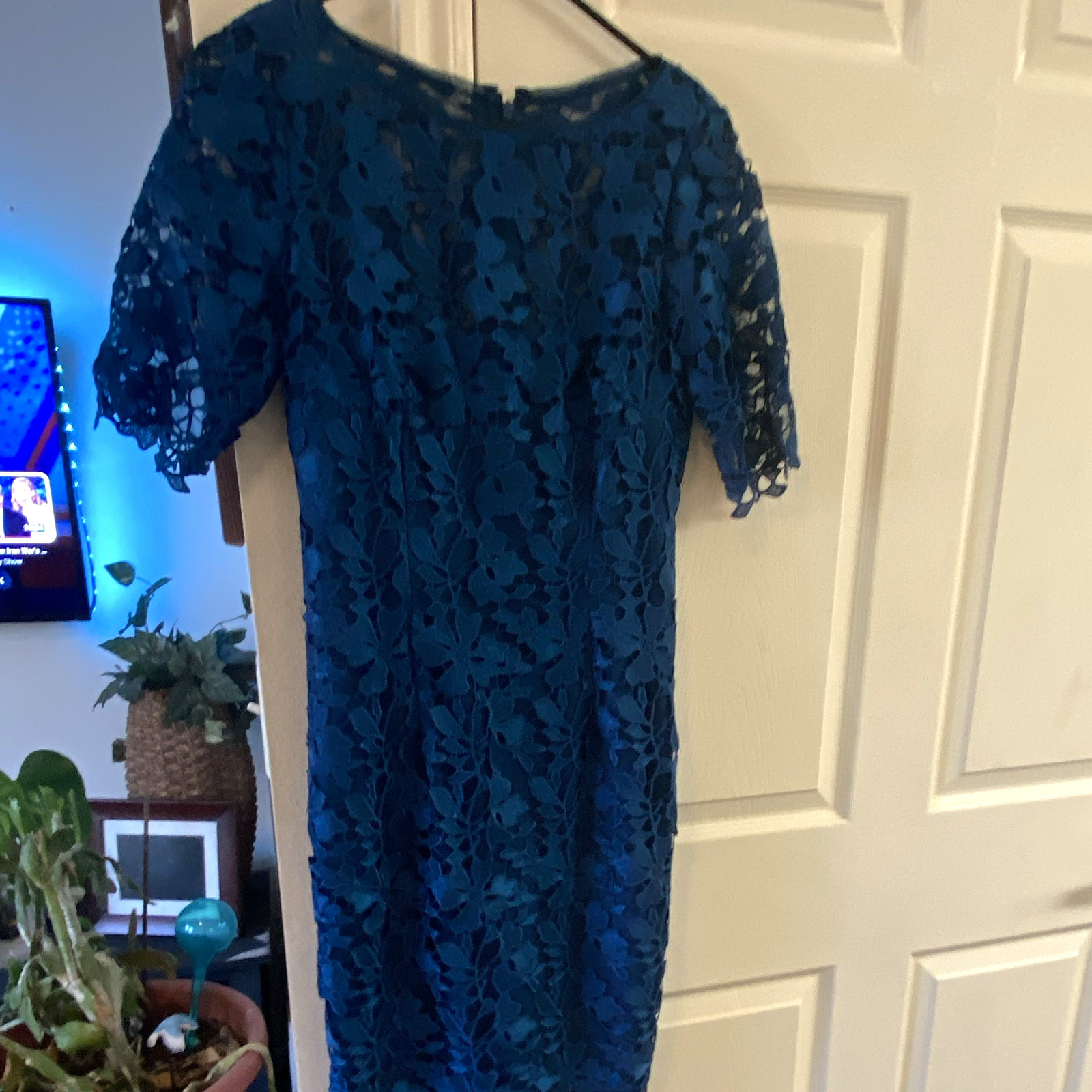 Adrianna Papell Lace Floral Sheath Dress Blue Short Sleeve Knee Length 4 Adrianna Papell Lace Floral Sheath Dress Blue Short Sleeve Knee Length 4