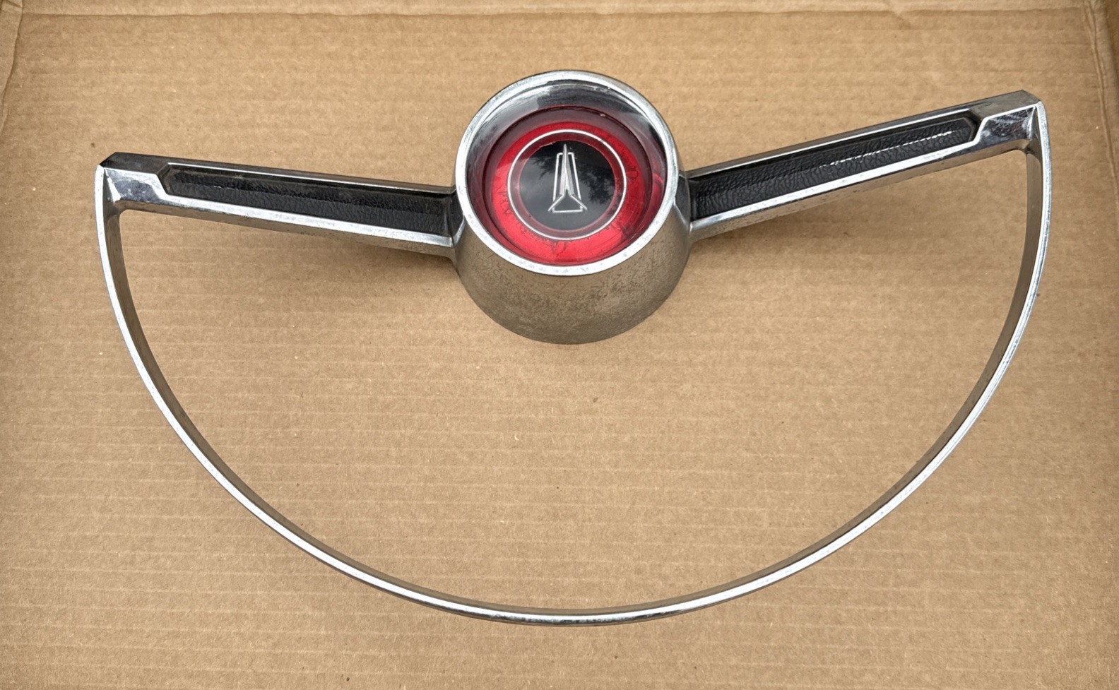 VINTAGE 1965 66 PLYMOUTH BELVEDERE / SATELLITE STEERING WHEEL HORN RING 