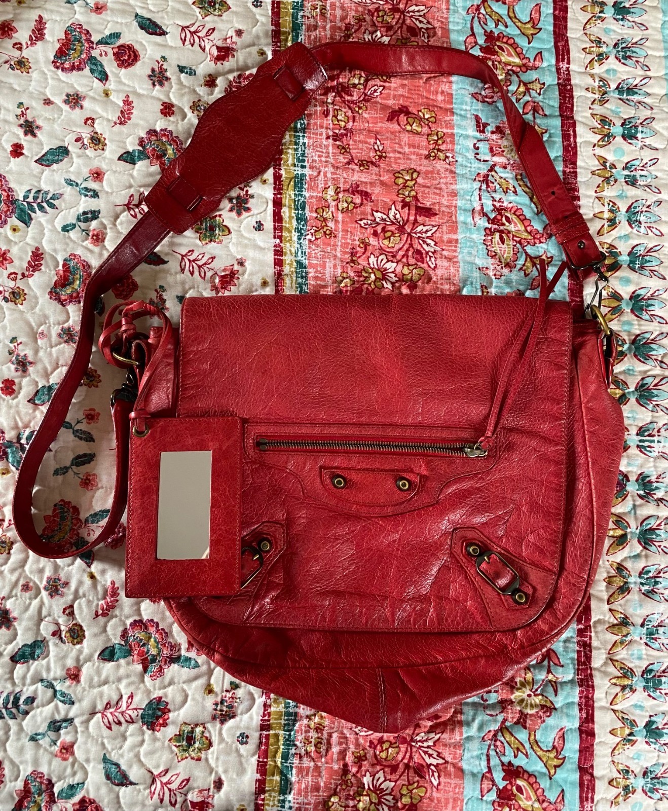 BALENCIAGA City FOLK Messenger bag in RED - crossbody