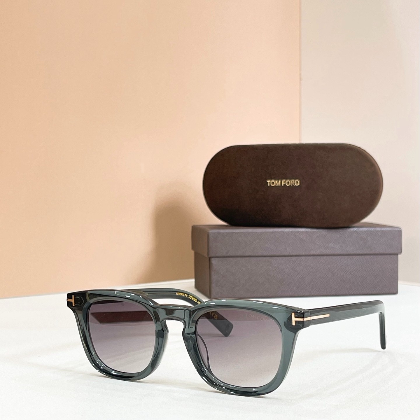 TOM FORD TF1326 Green Gray Square Sunglasses Gradient Gray Lens 48-24-145