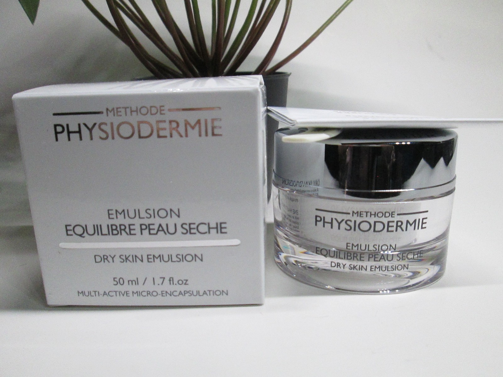 PHYSIODERMIE DRY SKIN EMULSION CREAM 50ML/1.7FL.OZ NEW PHYSIODERMIE DRY SKIN EMULSION CREAM 50ML/1.7FL.OZ NEW