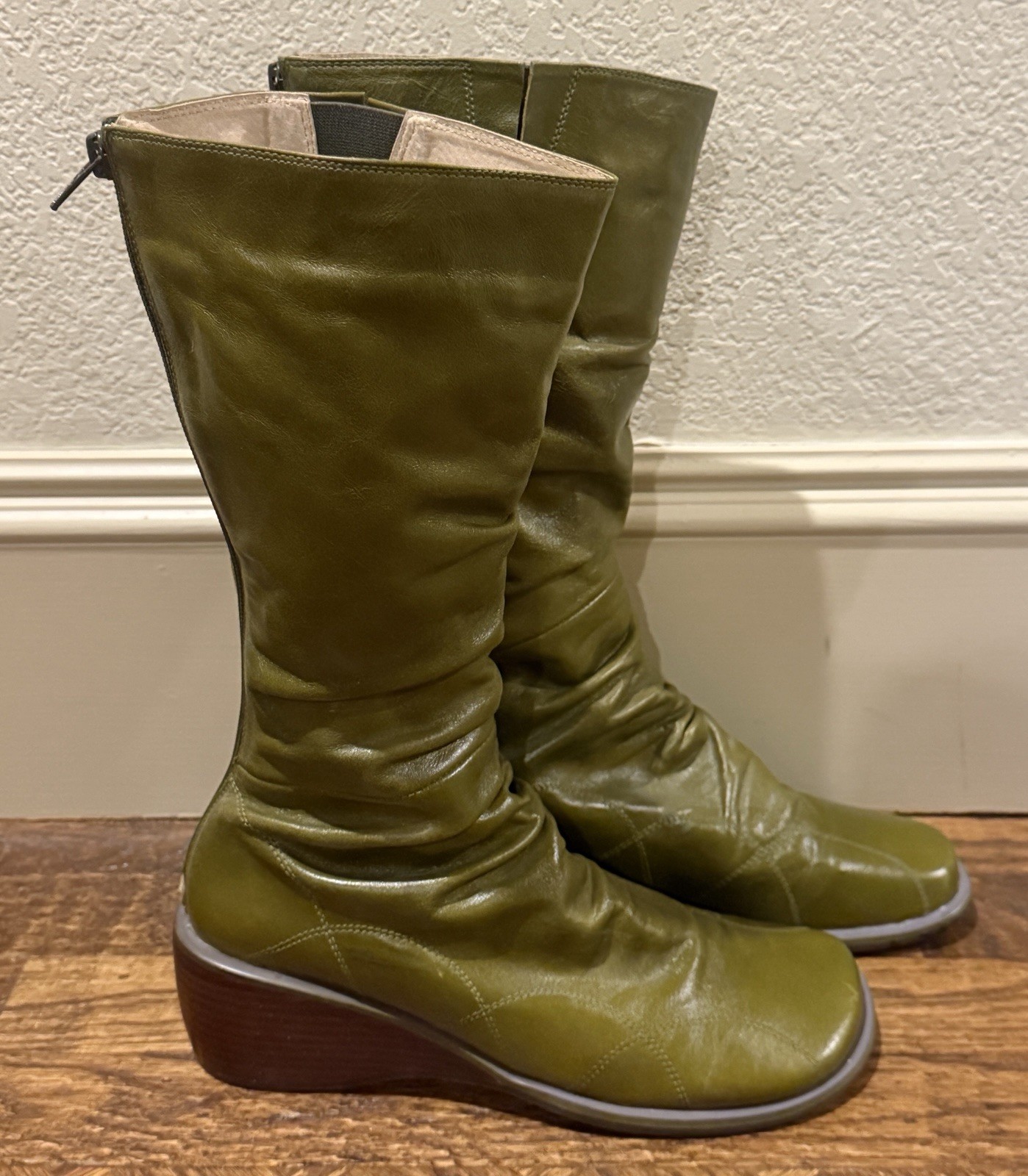 VTG Miz Mooz Casablanca Ruched Leather Mid Calf Y2K Combat Boots Kiwi Green 7.5