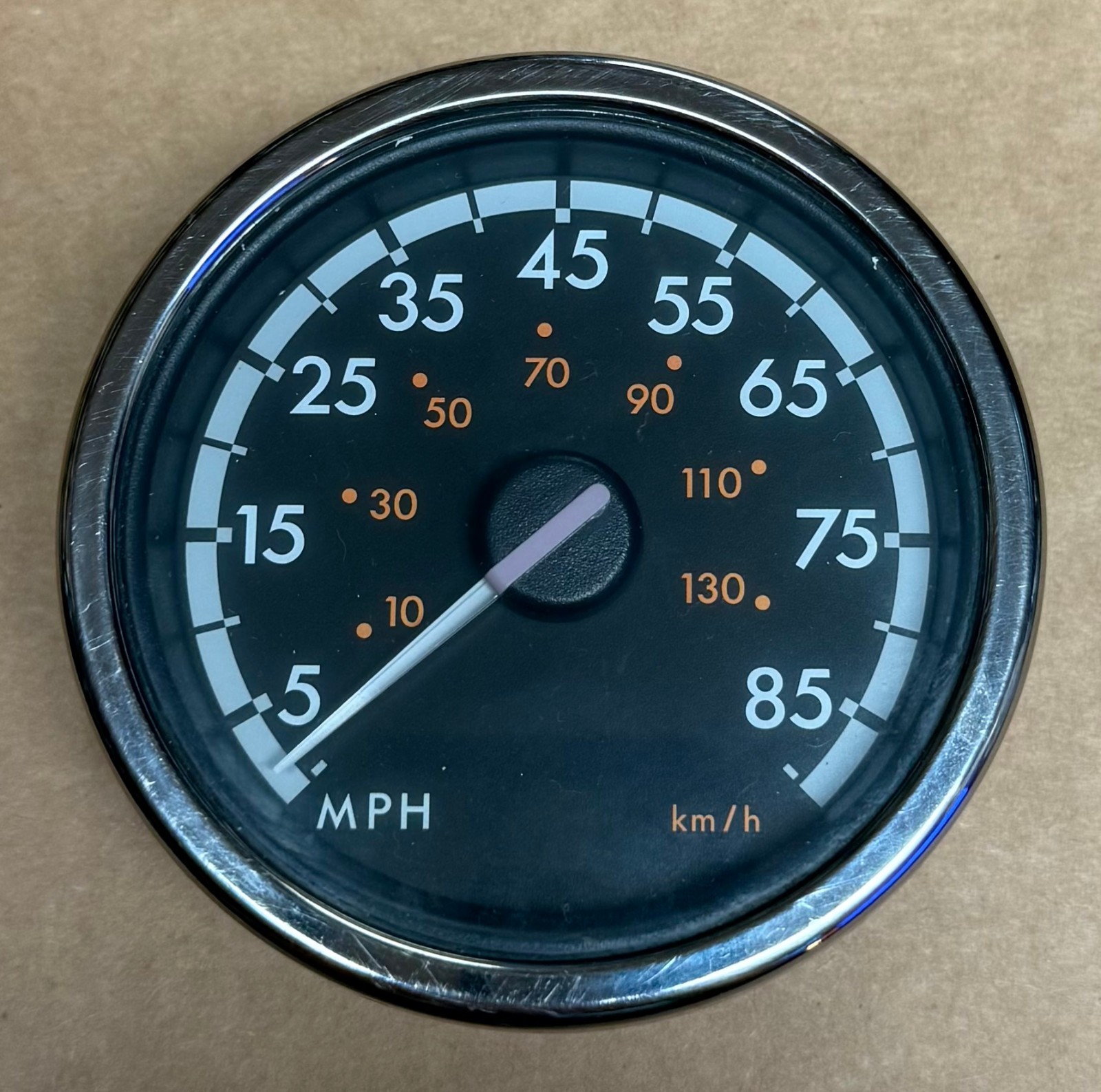 FREIGHTLINER Speedometer Gauge A22-63125-101 [broken mounting hole]