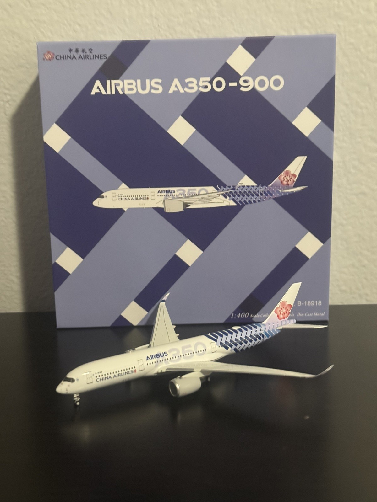NG Models 1:400 China Airlines Airbus A350-900 B-18918 Ultimate Carbon Fiber NG Models 1:400 China Airlines Airbus A350-900 B-18918 Ultimate Carbon Fiber