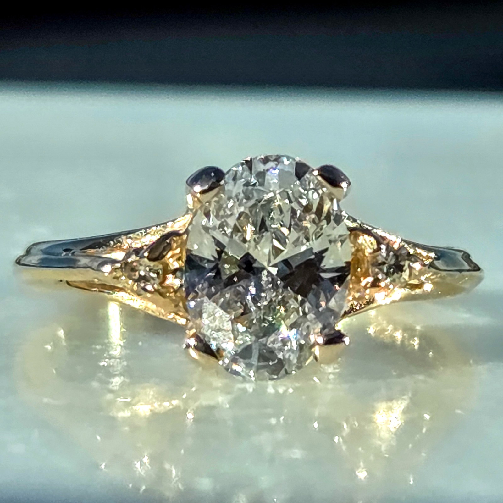 Vintage ring 1.10 ctw certified diamond, gold ring Oval cut , 3 diamonds