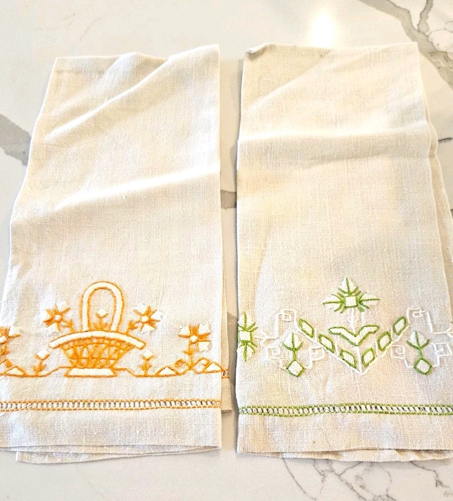 Vintage set of 2 Embroidered Linen Hand Towels 26×16 White Orange Green Floral