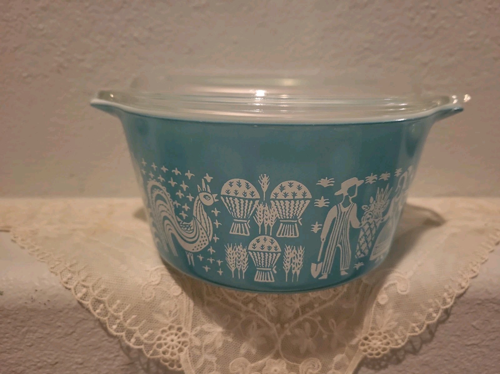 Vtg Pyrex Butterprint Amish Casserole Dish: 3.3\