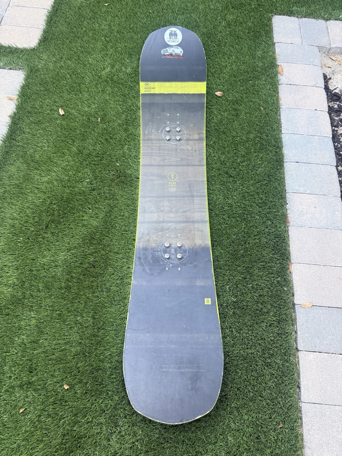 Nidecker Play Series Snowboard 152cm Full Woodcore N-5000 Base No Bindings Nidecker Play Series Snowboard 152cm Full Woodcore N-5000 Base No Bindings