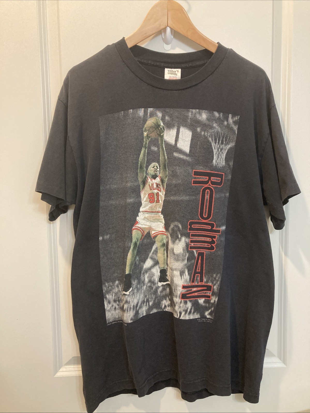 Vintage RARE Dennis Rodman Chicago Bulls 1997  Tshirt size LRG Todays Trendz