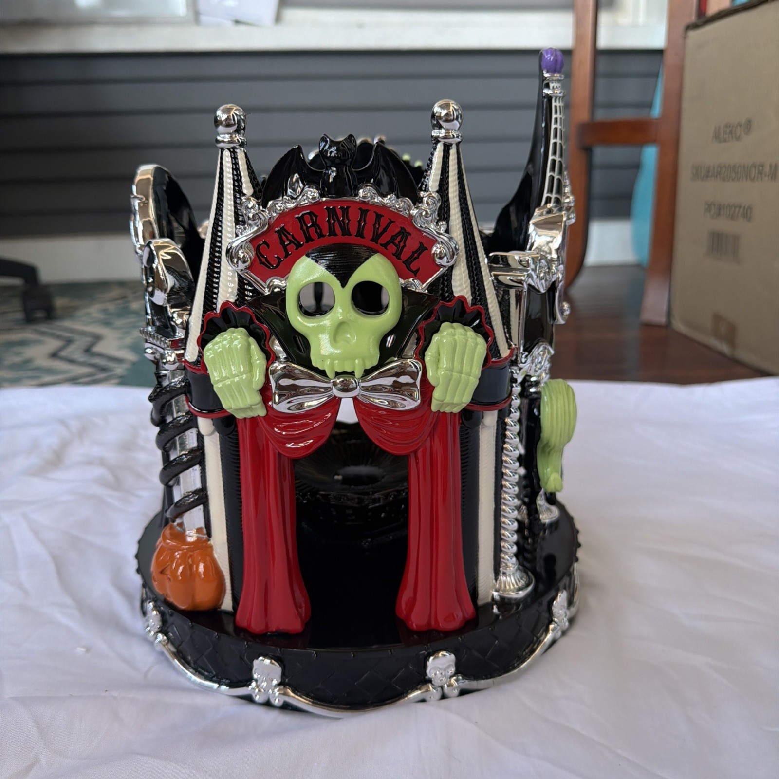 Bath & Body Works 2026 Halloween Carnival Luminary 3-Wick Holder Glow Dark NWT🎡 Bath & Body Works 2026 Halloween Carnival Luminary 3-Wick Holder Glow Dark NWT🎡