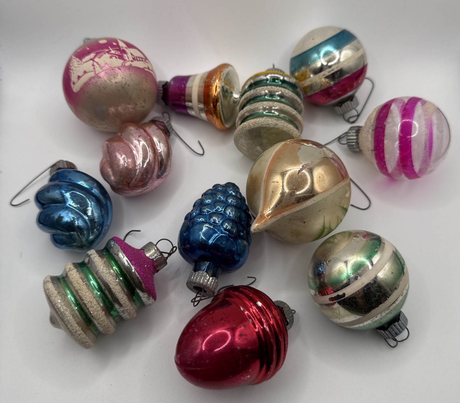 12 GREAT VINTAGE c.1950 SHINY BRITE CHRISTMAS ORNAMENTS No BOX: SHAPES + STRIPES