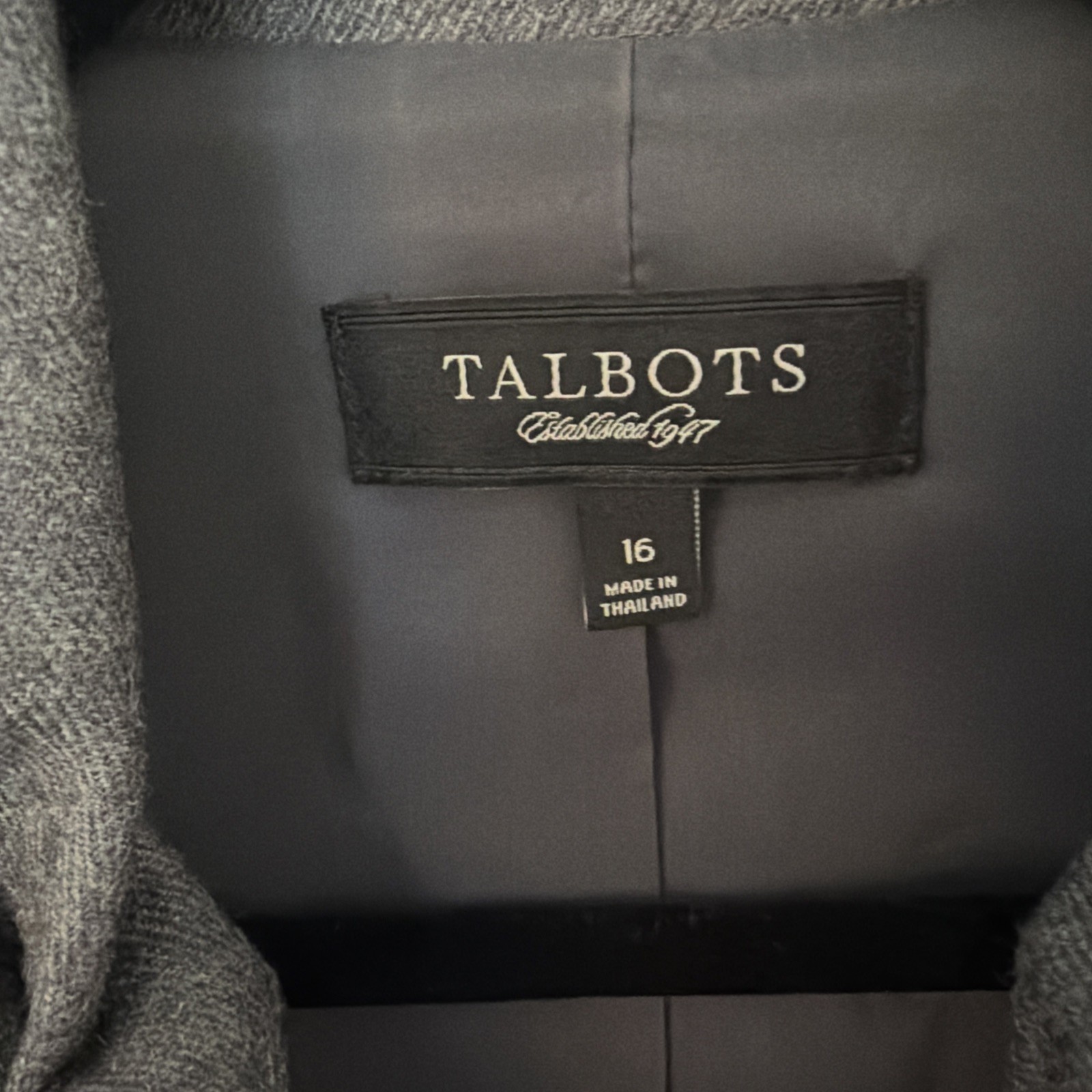 Wool Talbots Size 16 Fitted Blazer With Gathered Pockets And Lapel Details