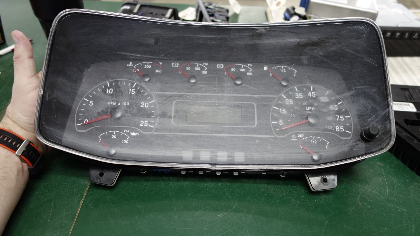 2018-2026 International RH Speedometer Instrument Cluster 4093451C1 2018-2026 International RH Speedometer Instrument Cluster 4093451C1