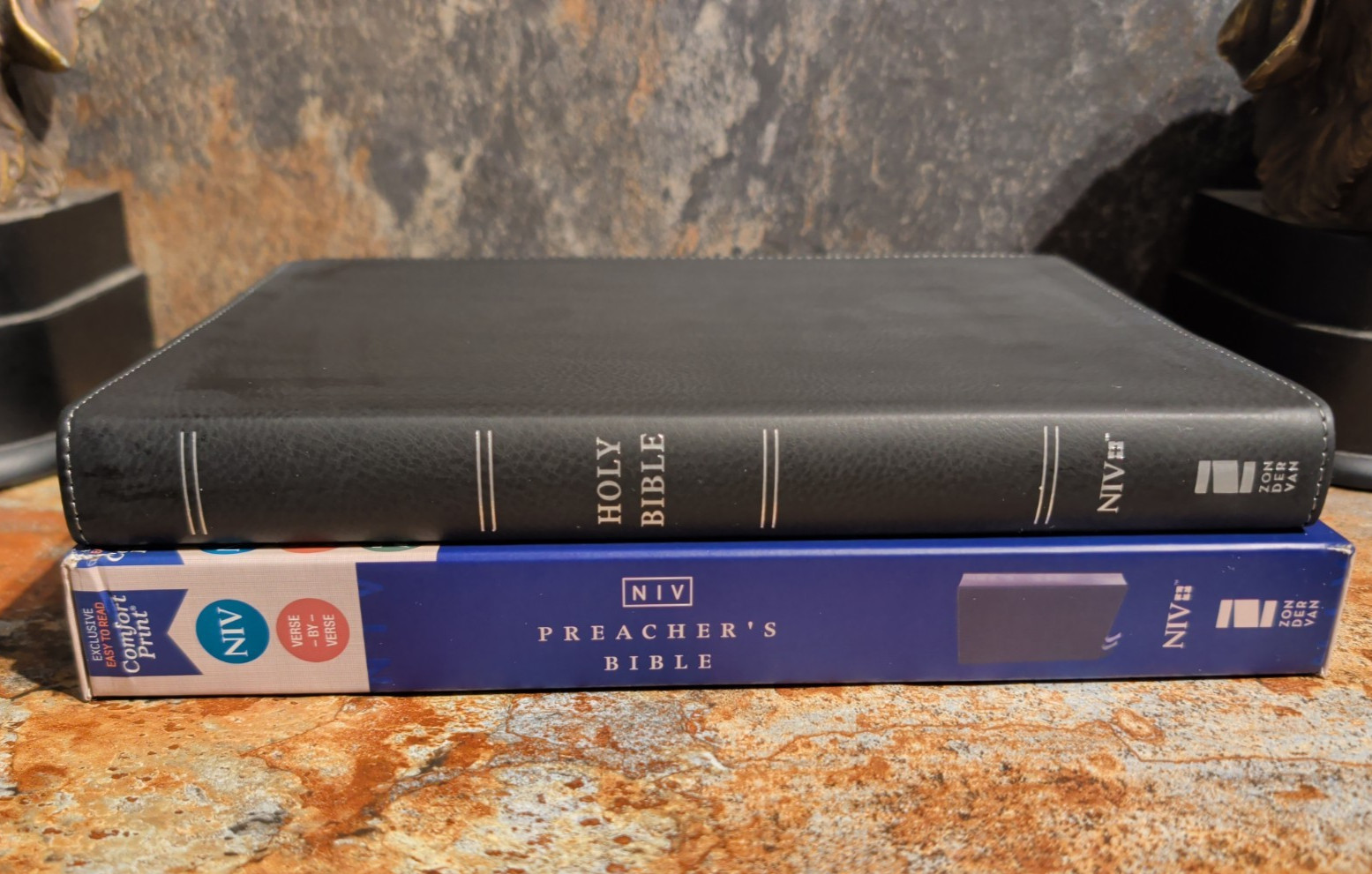 LNIB 2011 NIV Preacher\'s Bible Verse-By-Verse Black LeatherSoft 36 GSM Paper WOW