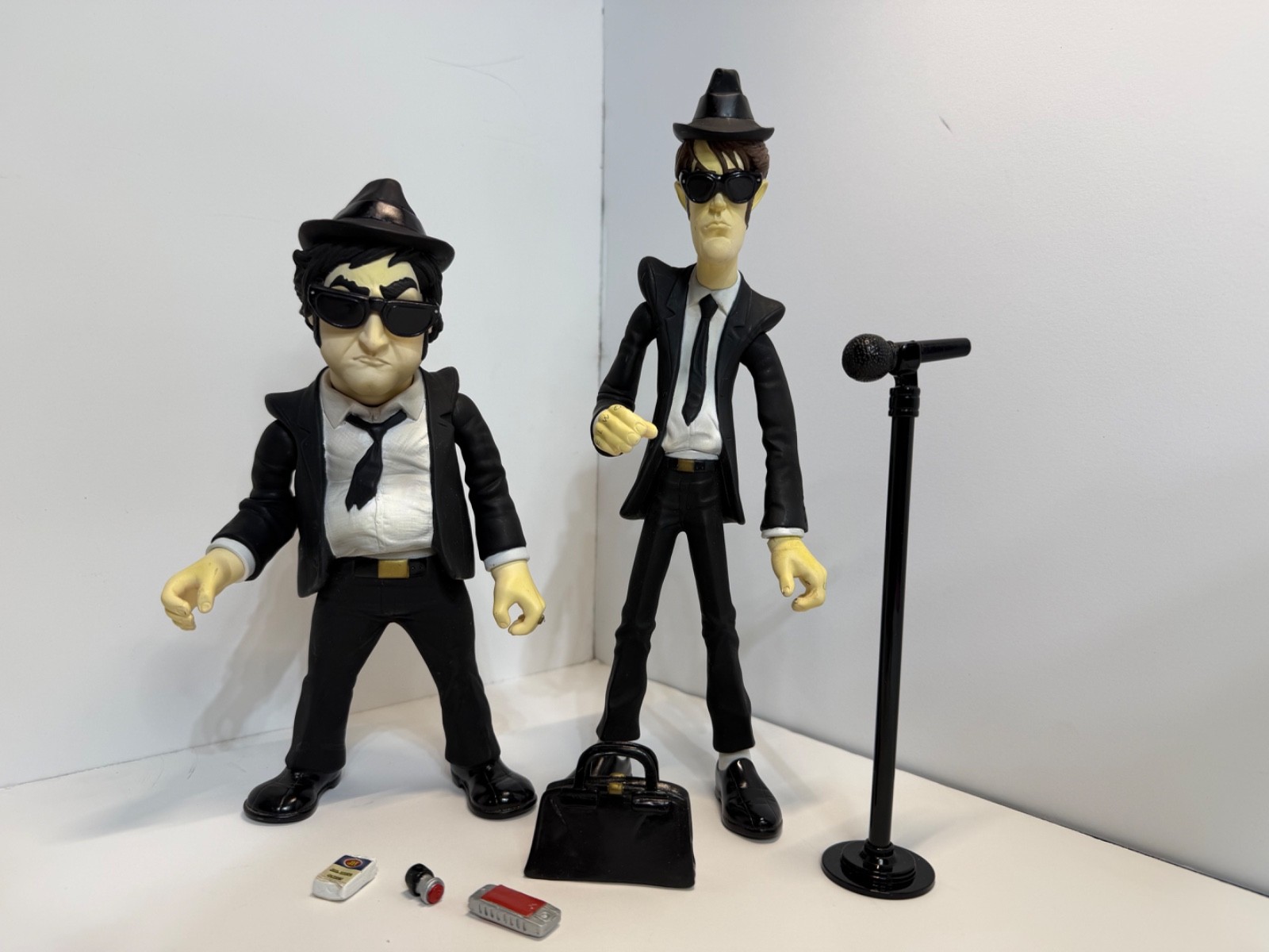 The Blues Brothers 2004 Mezco Action Figures Elwood And Jake The Blues Brothers 2004 Mezco Action Figures Elwood And Jake