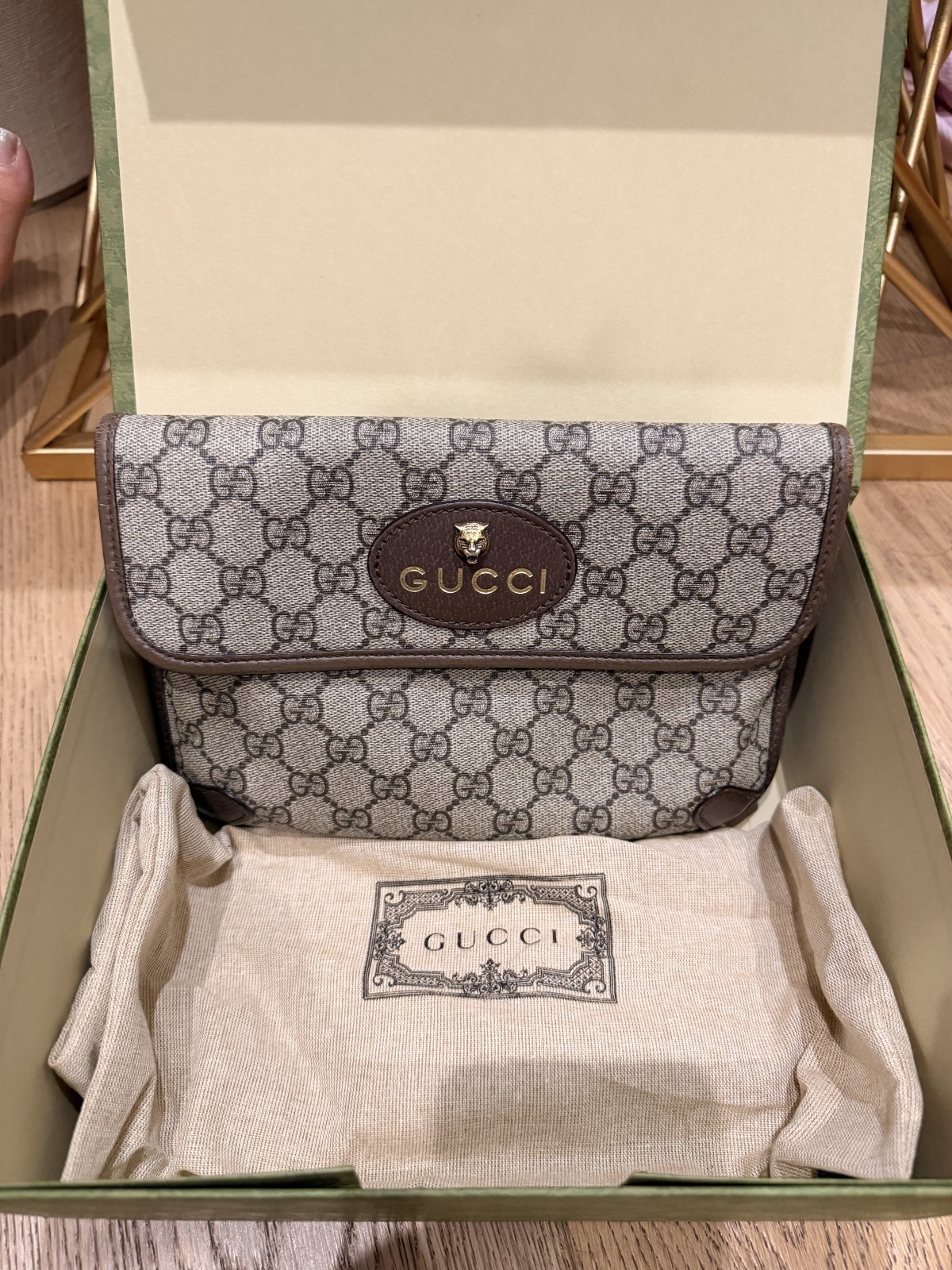 Gucci Neo Vintage GG Supreme Messenger / Crossbody Bag