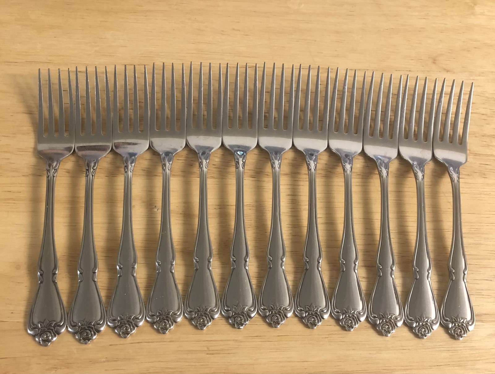 Oneida USA Arbor Rose Stainless Lot Of 12 Dinner Forks  (L)