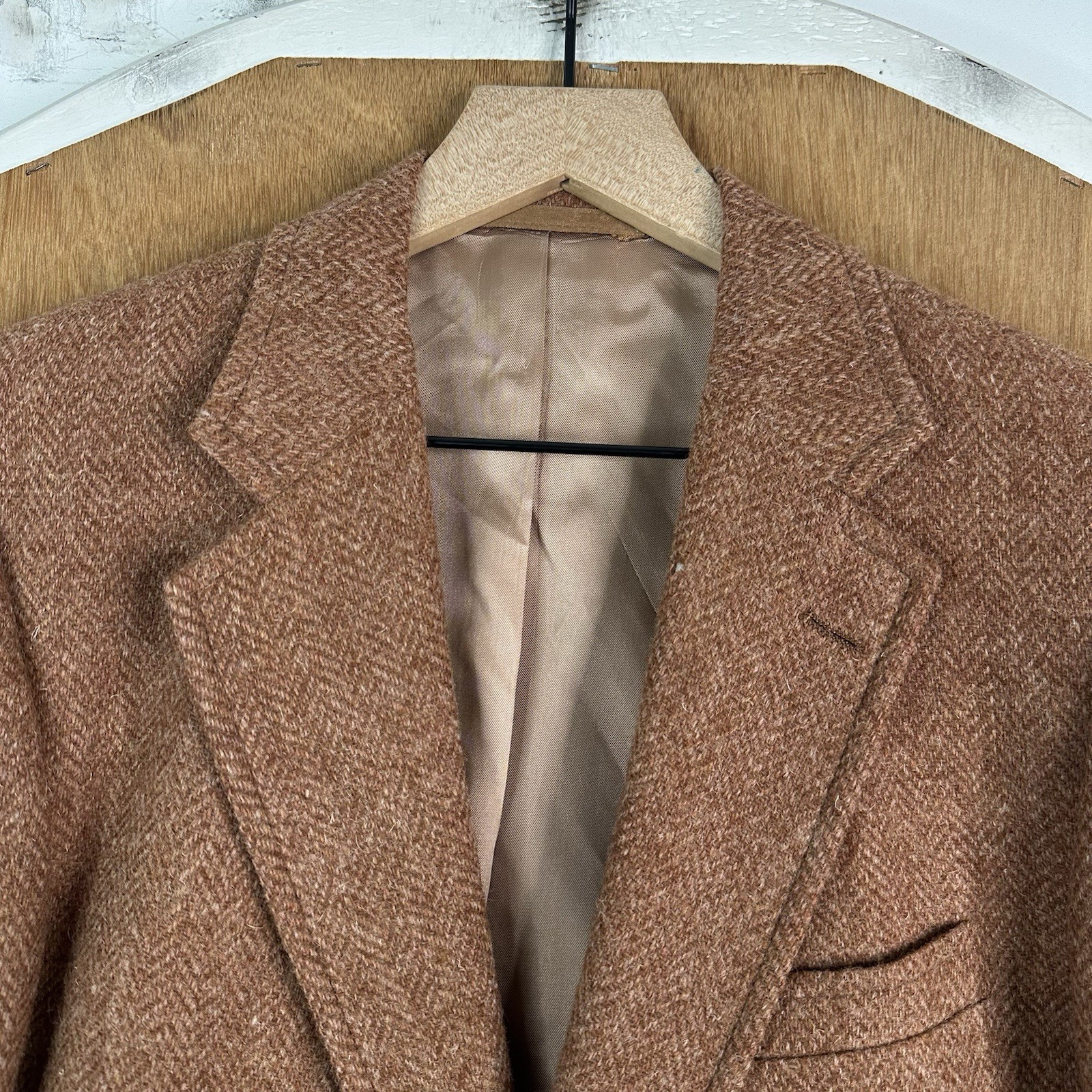 VTG Harris Tweed Jacket Mens 38R Orange Herringbone 2 Button 100% Wool Jacket VTG Harris Tweed Jacket Mens 38R Orange Herringbone 2 Button 100% Wool Jacket