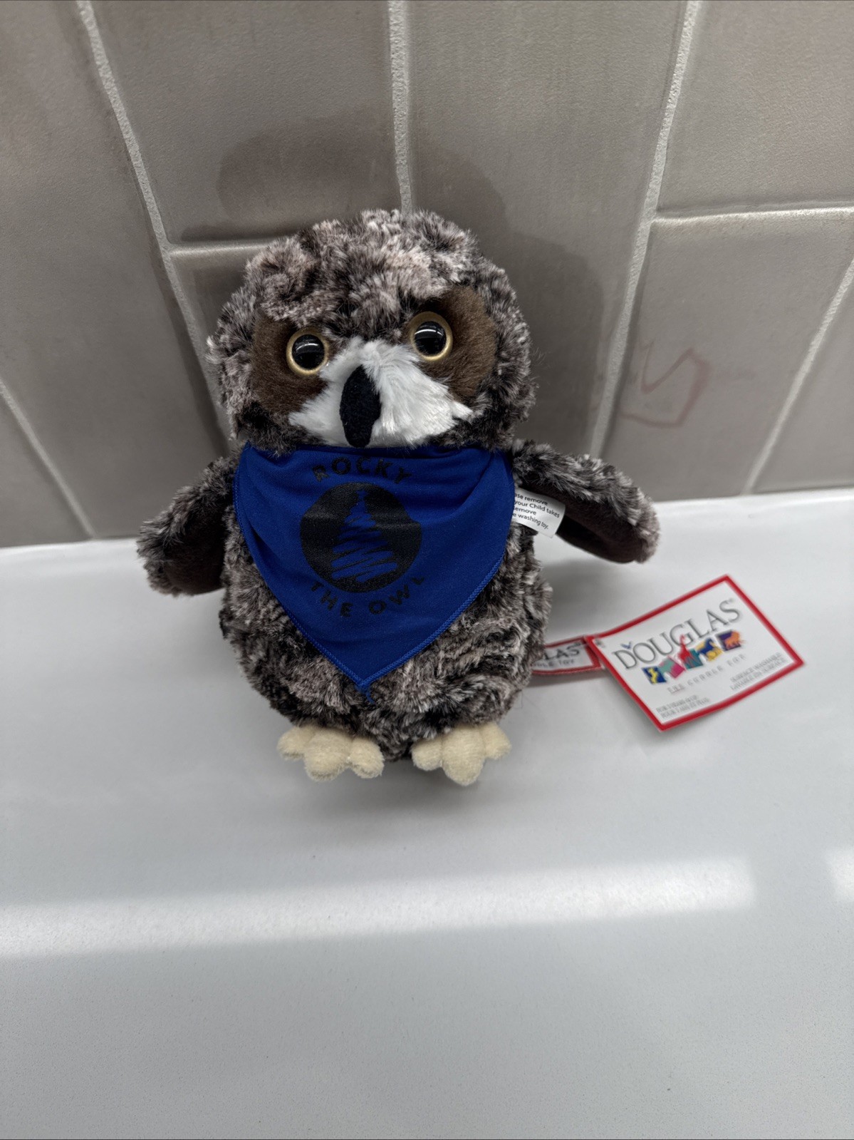 *RARE* Vintage Douglas Rocky The Owl Cuddle You Top Of The Rock Exclusive Plush
