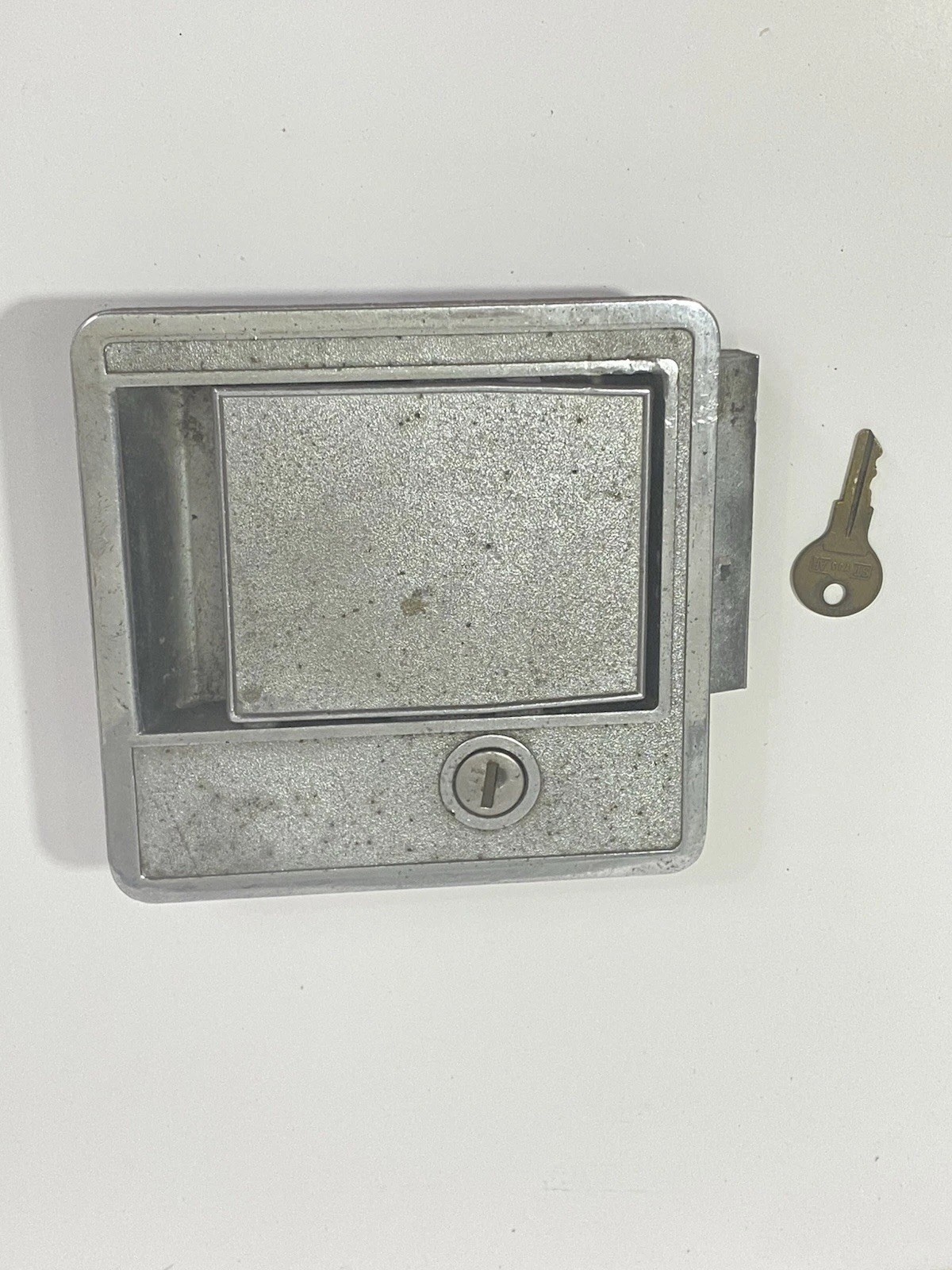 Vtg Theodore Bargman Camper RV Motorhome Door Handle Latch Lock 10-30-010 W/ Key