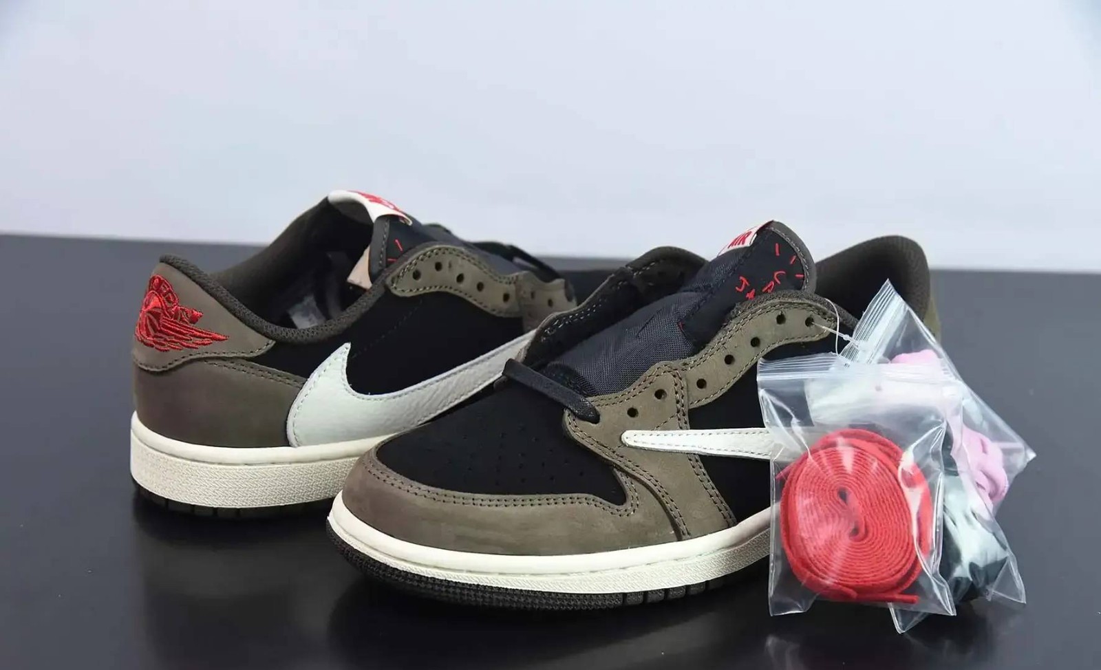 MEN - Size US Travis Sc0tt x Jordan 1 Low OG SP \
