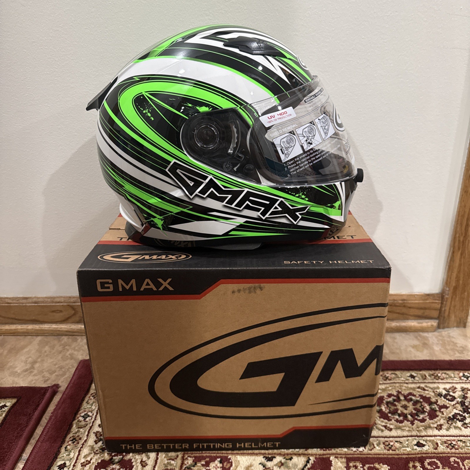 GMAX FF-98 Full-Face Reliance Helmet ( Gloss Blue/Navy Blue) Size Medium GMAX FF-98 Full-Face Reliance Helmet ( Gloss Blue/Navy Blue) Size Medium
