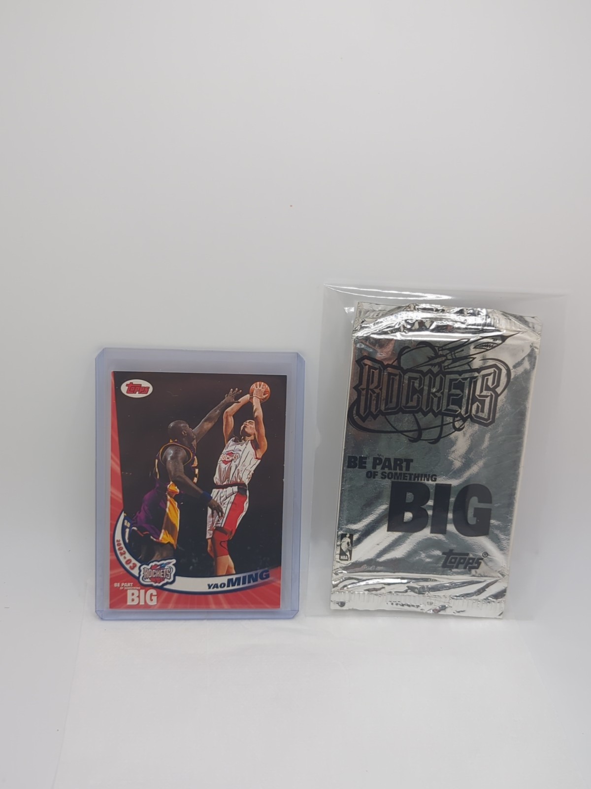 2002-03 Topps YAO MING Rookie RC RARE Stadium Giveaway With Original Package 2002-03 Topps YAO MING Rookie RC RARE Stadium Giveaway With Original Package