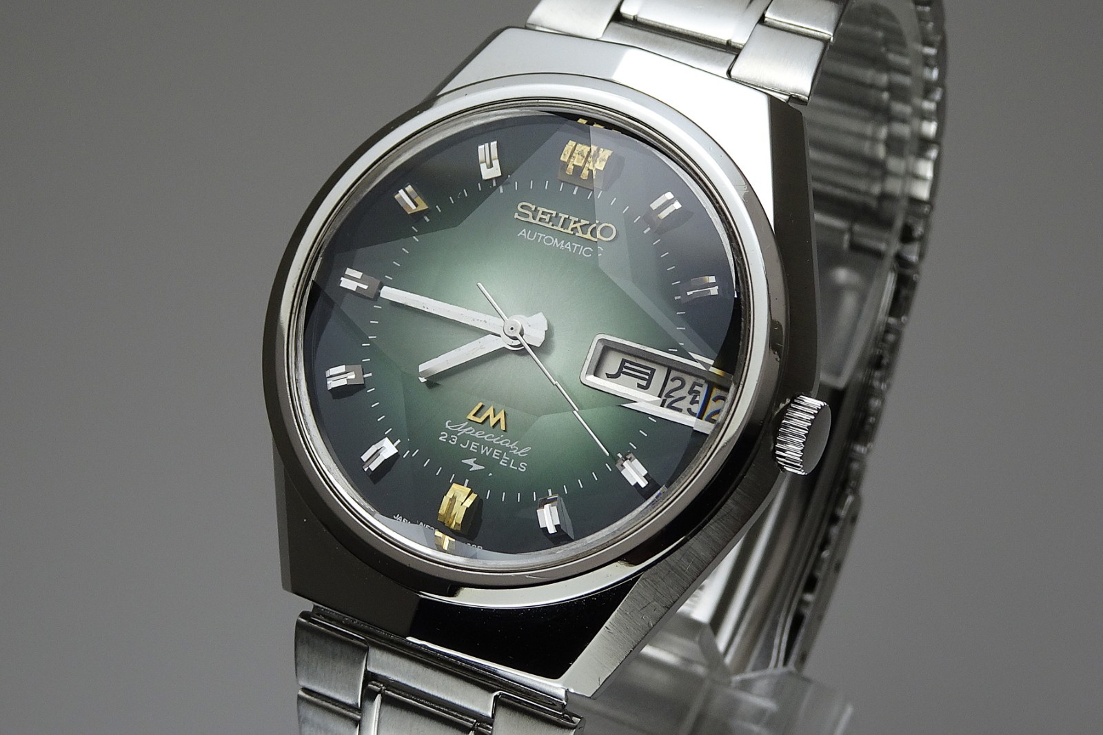 Vintage 1972 JAPAN SEIKO LORD MATIC SPECIAL WEEKDATER 5206-6100 23J Automatic. Vintage 1972 JAPAN SEIKO LORD MATIC SPECIAL WEEKDATER 5206-6100 23J Automatic.
