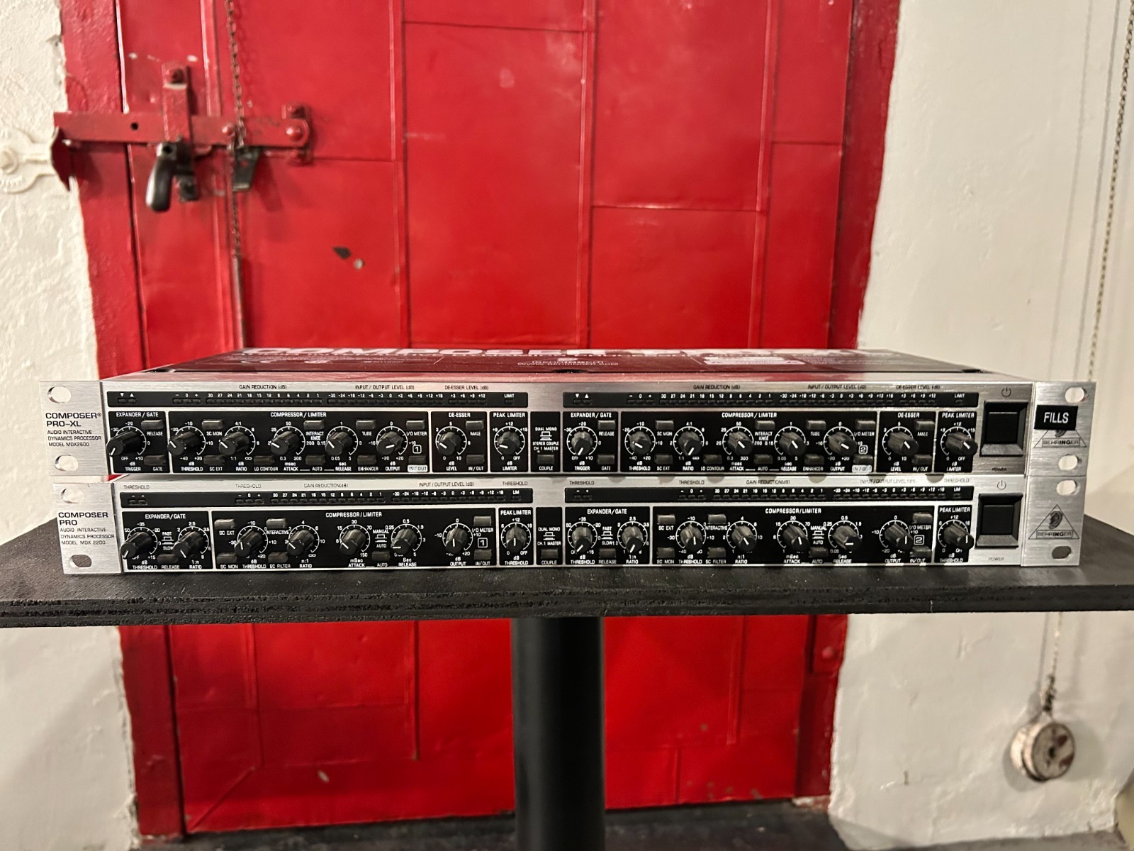 Behringer Composer PRO-XL MDX2600 2-Channel Compressor/Limiter/Gate with Cord Behringer Composer PRO-XL MDX2600 2-Channel Compressor/Limiter/Gate with Cord