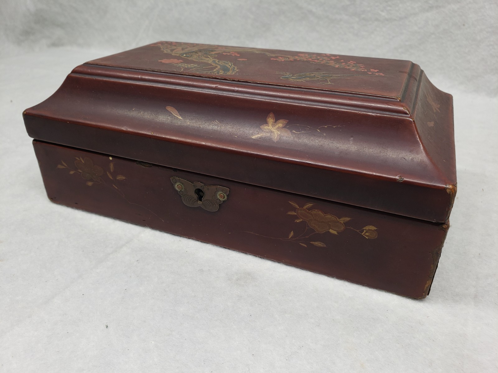 Antique Japanese Oxblood Maki-e Lacquer Box – Hand-Painted Bird & Cherry Blossom Antique Japanese Oxblood Maki-e Lacquer Box – Hand-Painted Bird & Cherry Blossom