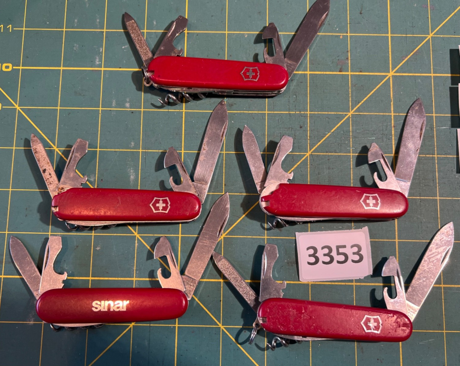 Lot Victorinox Swiss Army Knives Knife 84 MM Vtg Users  or Repair  (3353