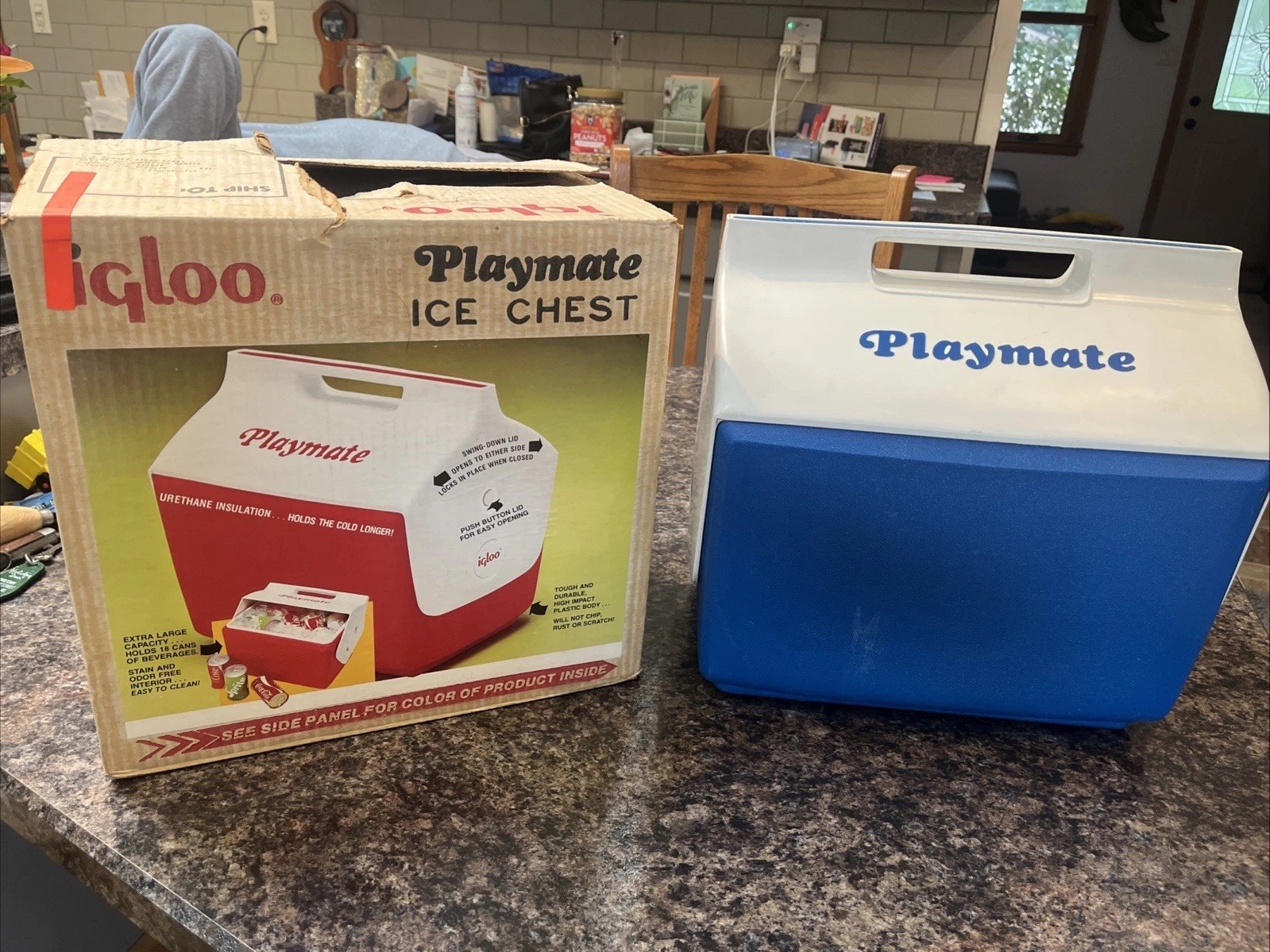 Vintage Igloo Blue & White 15 Quart Cooler Chest Push Button 80s ORIGINAL BOX Vintage Igloo Blue & White 15 Quart Cooler Chest Push Button 80s ORIGINAL BOX