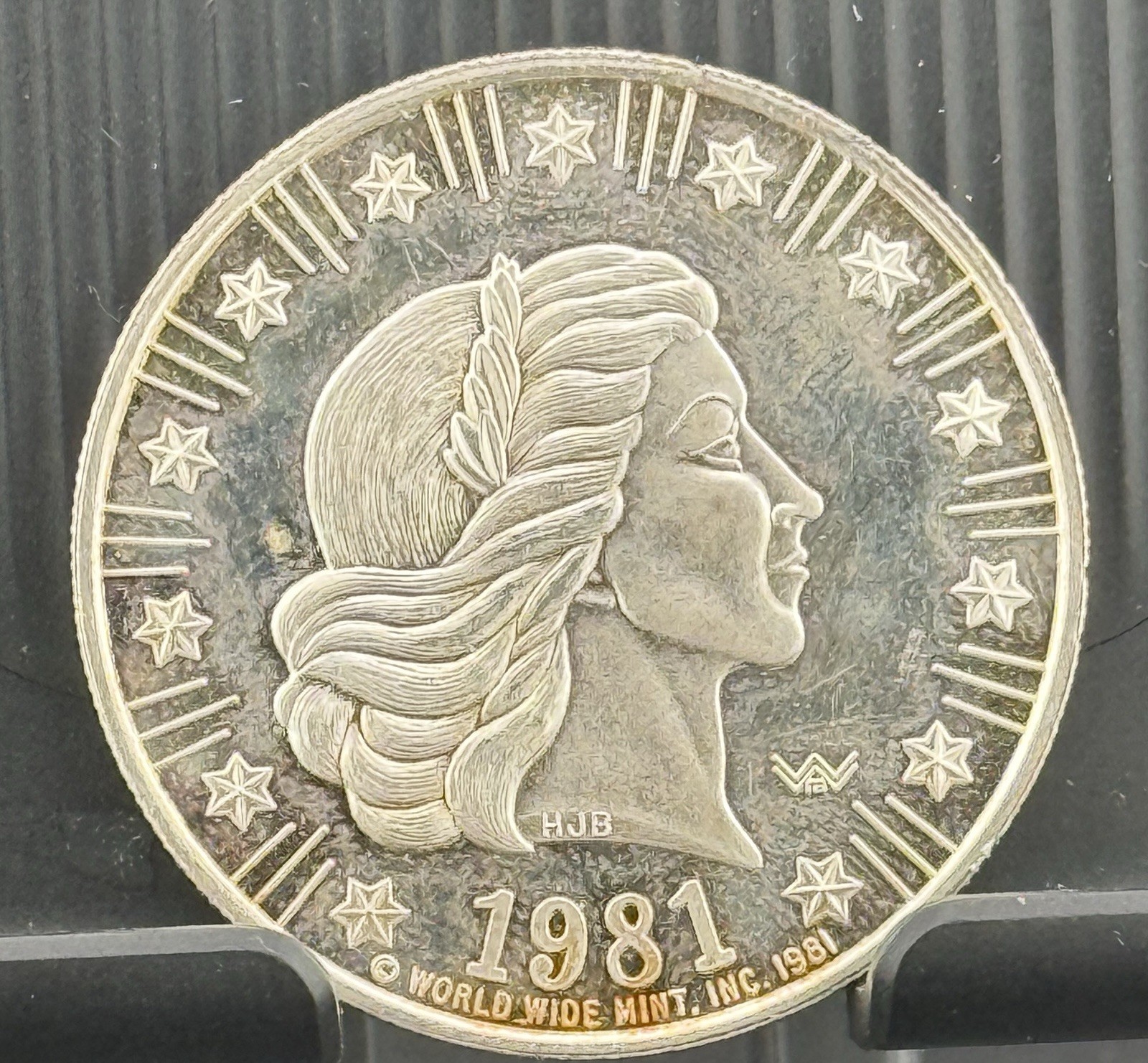 1981 World Wide Mint American Eagle 1 Oz .999 Fine Silver Round Vintage Toning