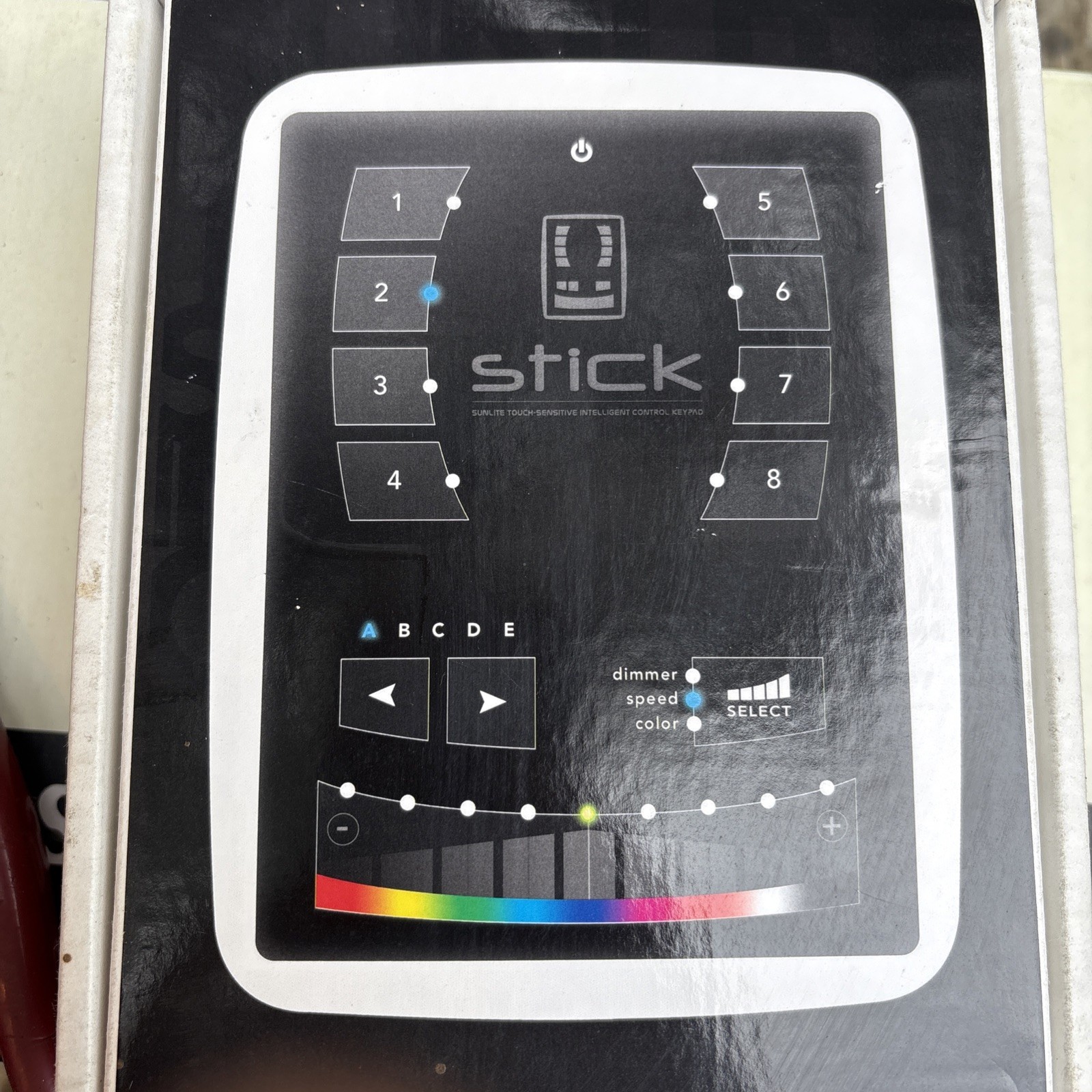 Nicolaudie stick-ke1 touch panel dmx cornice nera fondo nero Nicolaudie stick-ke1 touch panel dmx cornice nera fondo nero