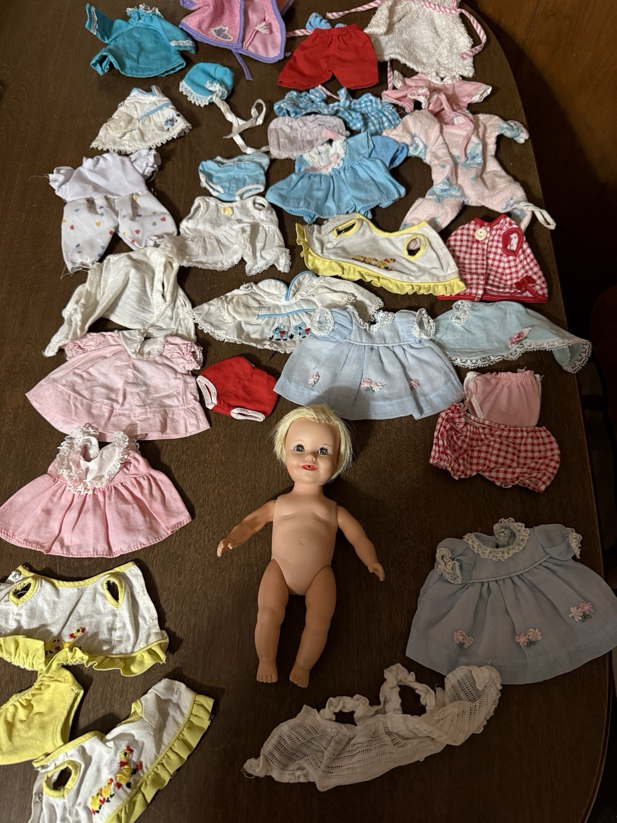 Vintage 1960s SUZY CUTE DOLL by Deluxe Reading With Extra DRESS clothes Lot Vintage 1960s SUZY CUTE DOLL by Deluxe Reading With Extra DRESS clothes Lot