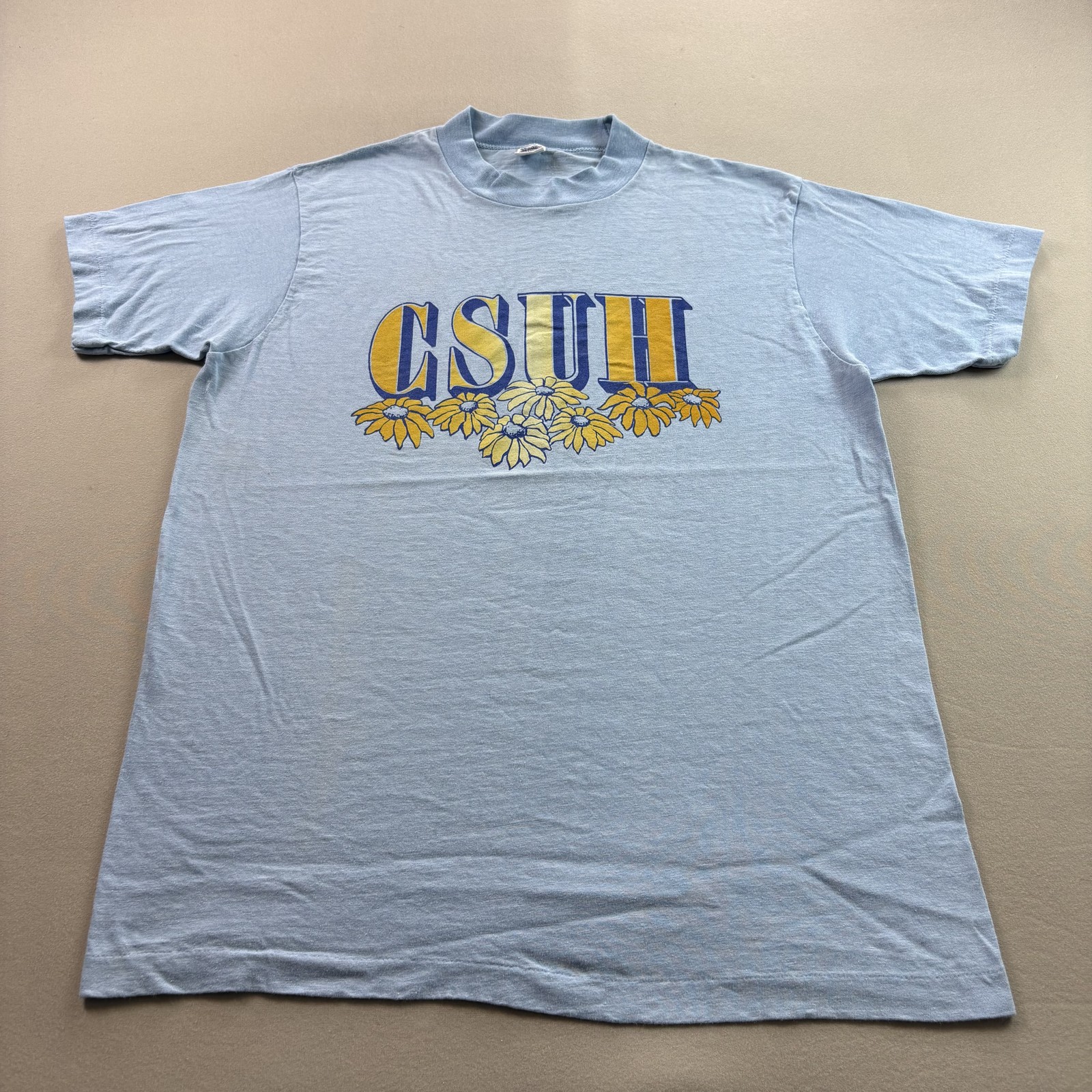 Vintage CSUH Hayward T-Shirt Mens Large Blue Flowers Cal State East Bay USA 80s Vintage CSUH Hayward T-Shirt Mens Large Blue Flowers Cal State East Bay USA 80s