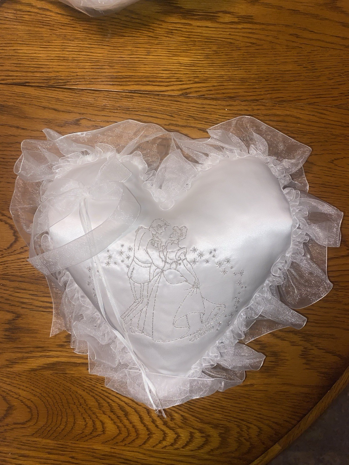 Disney Cinderella & Price Charming Ring Pillow Vintage 2004 Pristine Condition