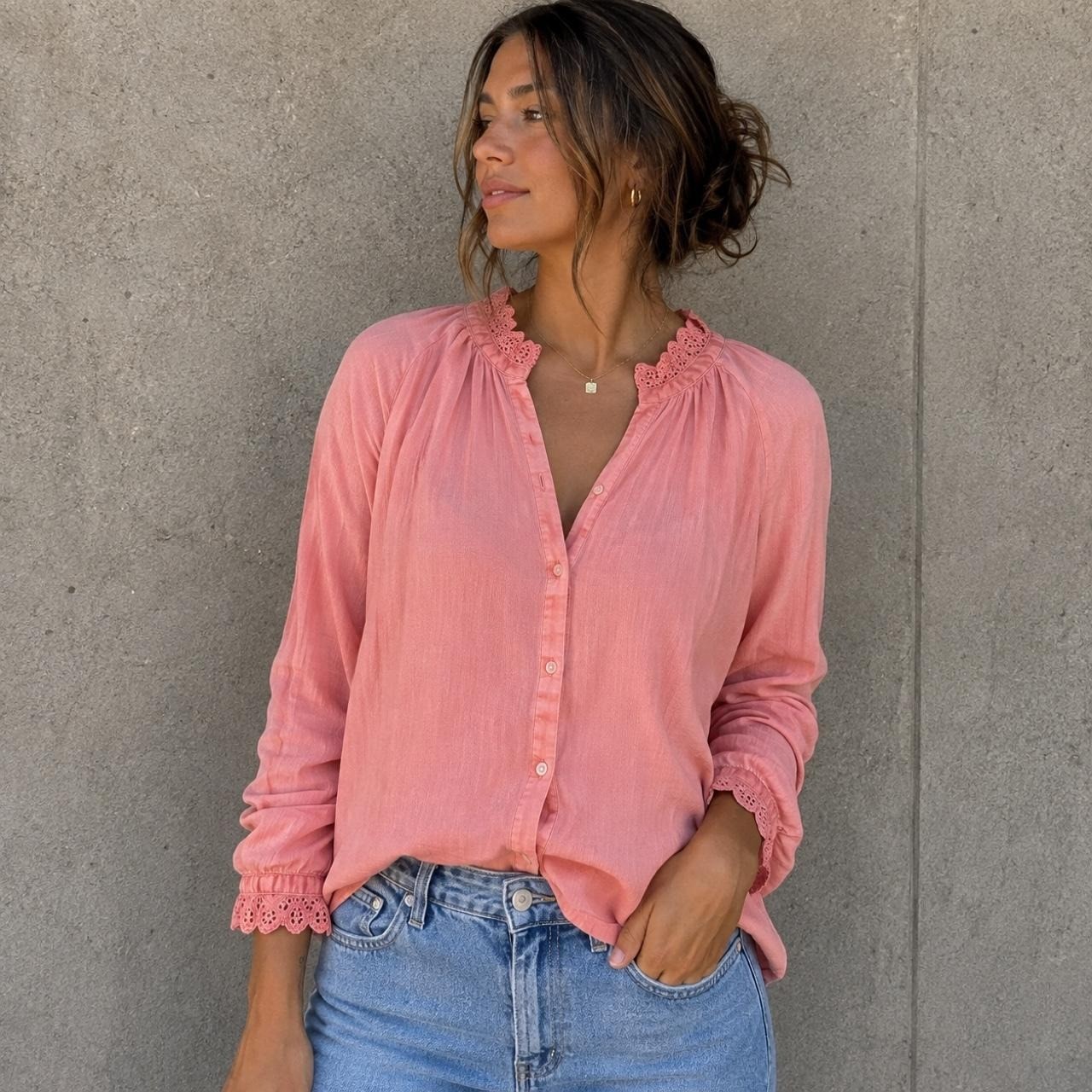 Old Navy Coral Pink Lace Trim Button-Up Blouse – Women\'s Medium