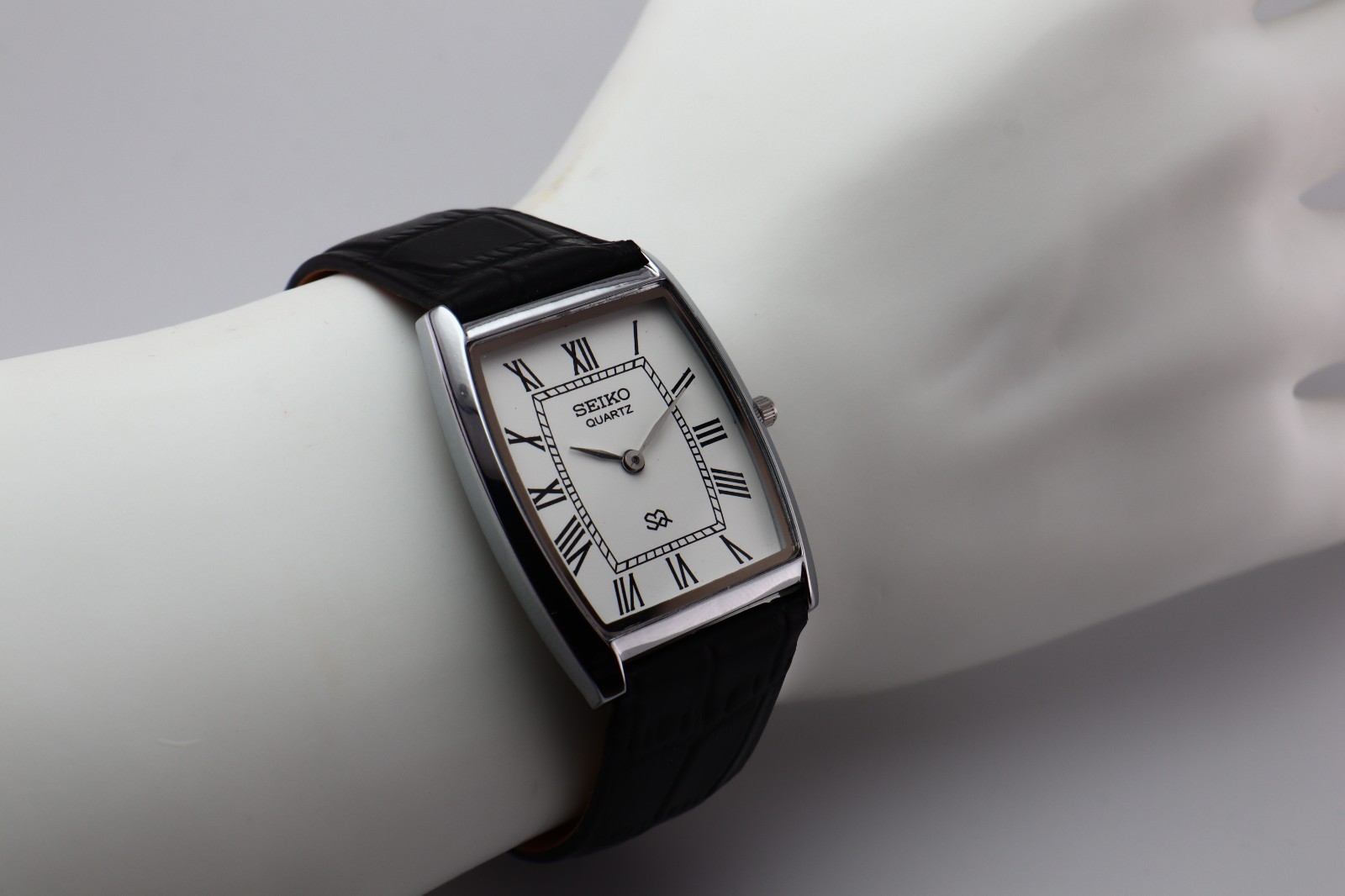 Vintage Seiko Barrel-Tank Quartz Men's Watch, Gentleman’s Choice - 