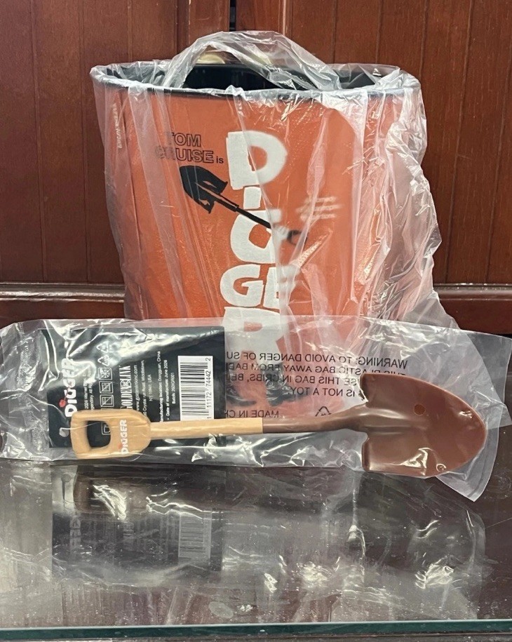 Digger Movie Popcorn Bucket With Shovel Tom Cruise AVAILABLE NOW Sealed AMC