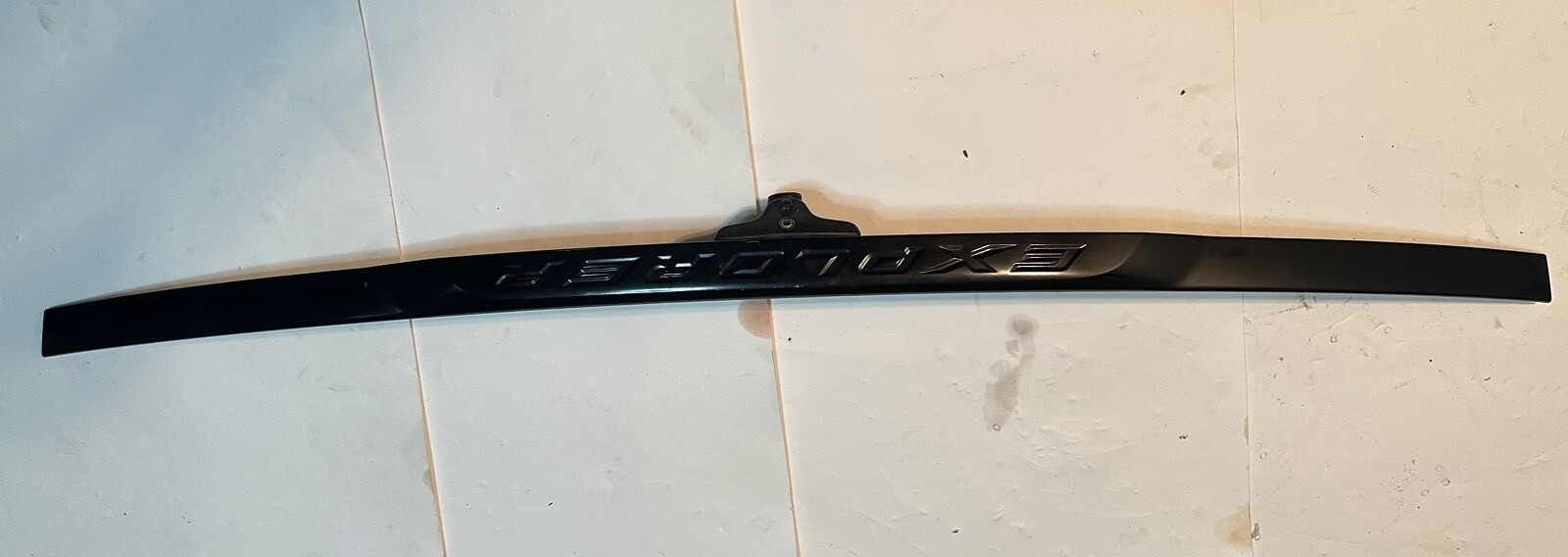 2016- 2019 FORD EXPLORER REAR TAILLIGHT GATE CHROME MOLDING TRIM With Camera