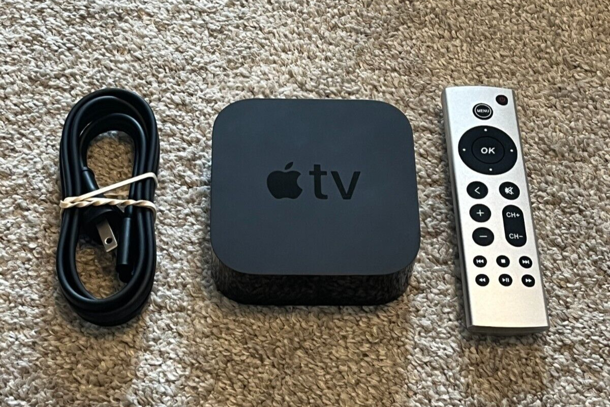 Apple TV (4th Generation) HD Media Streamer -- A1625 -- Fully Functional