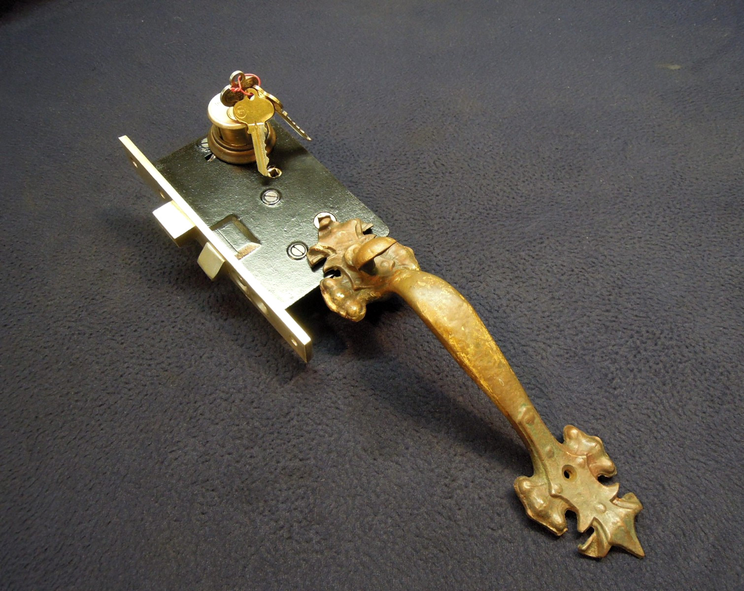 Antique Entry Mortise Lock Brass Pull Handle Cylinder Lock w/ 3 keys - Chesler