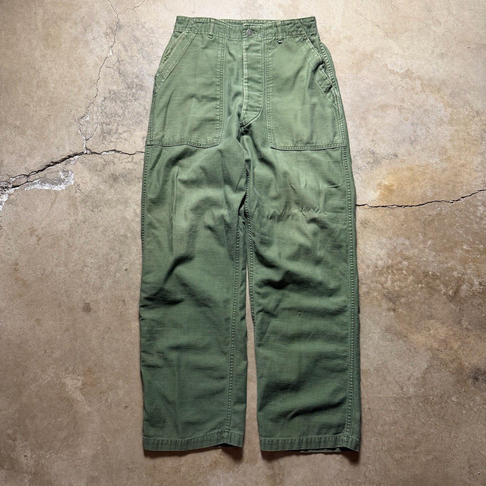 Vintage 1950s OG-107 Fatigue Pants Men’s 28x30* Green Santeen Korean Cinch Vintage 1950s OG-107 Fatigue Pants Men’s 28x30* Green Santeen Korean Cinch